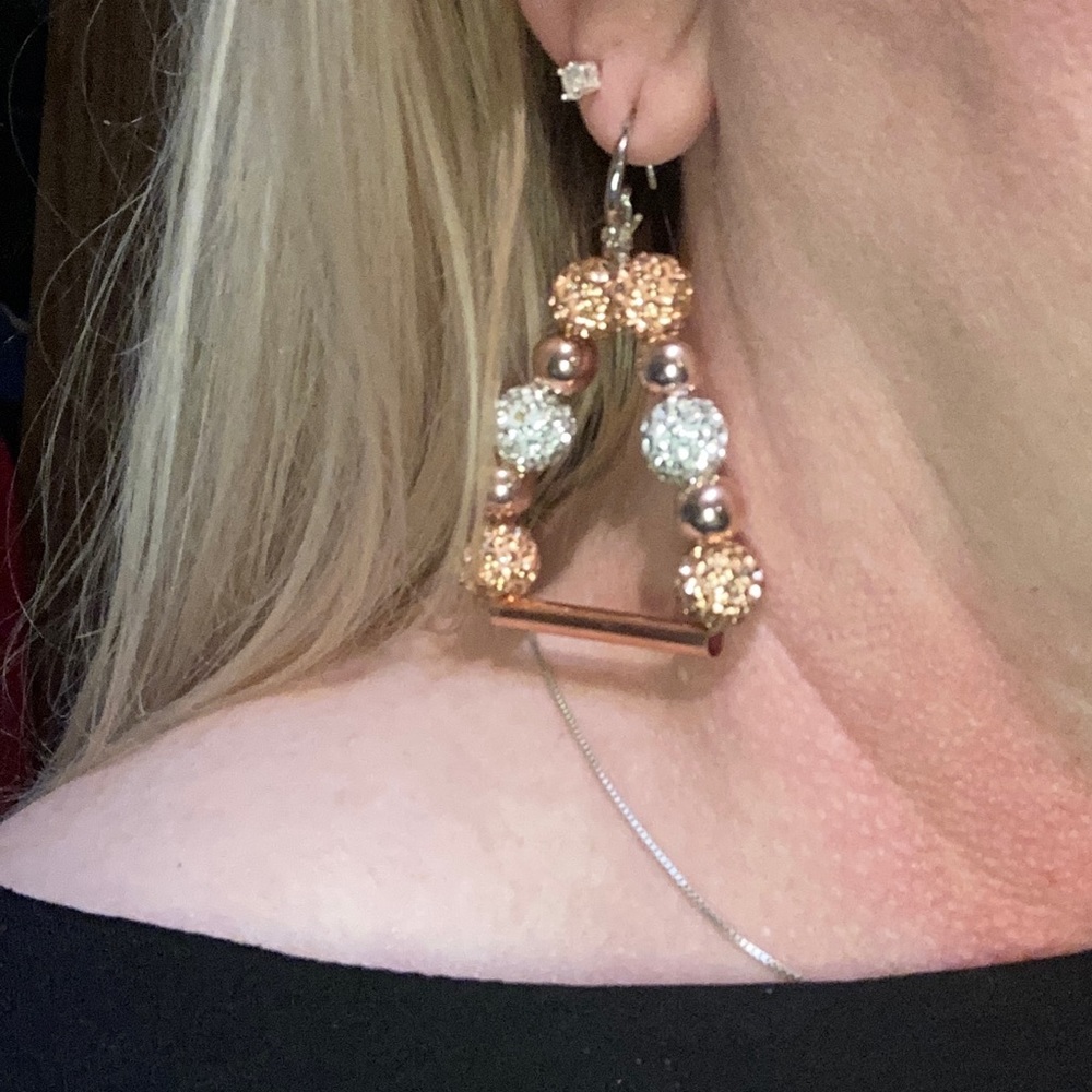 🎁NEW🎁 EARRINGS, Blingy, chunky, lightweight, affordable and beautiful!!